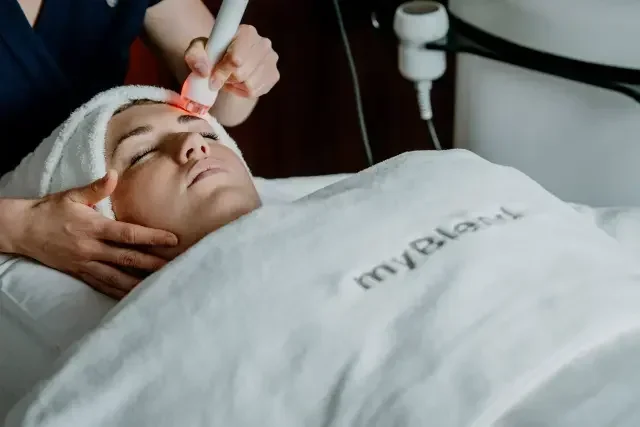 Réservation coiffure, massage et onglerie en Tunisie